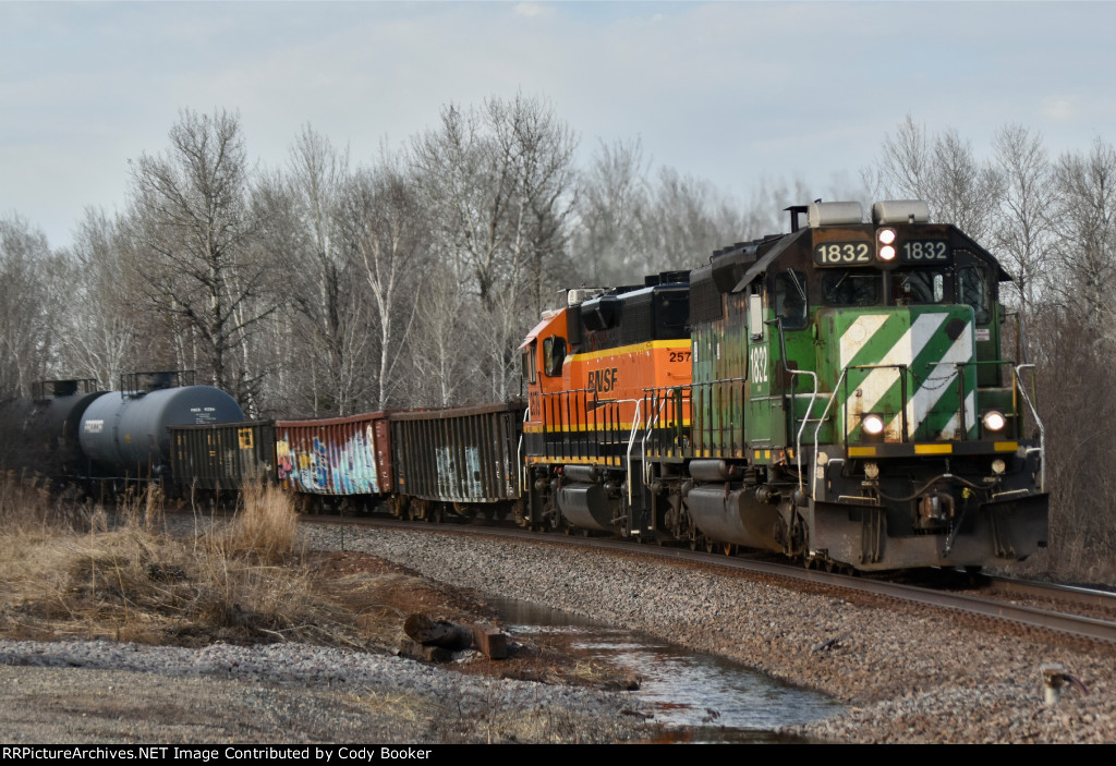 BNSF 1832